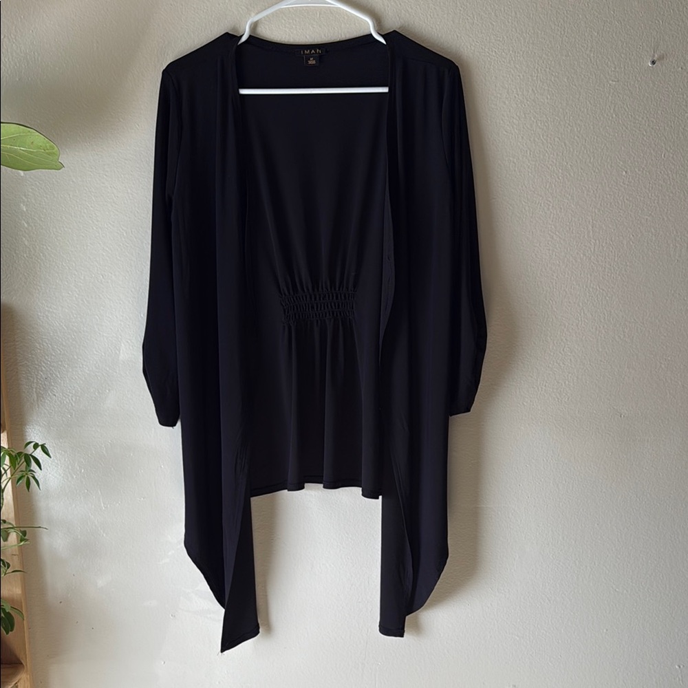 IMAN Elegant Black Top